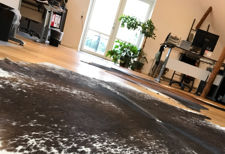 Kuhfell Teppich: Ratgeber, Pflege & Auswahl 2026