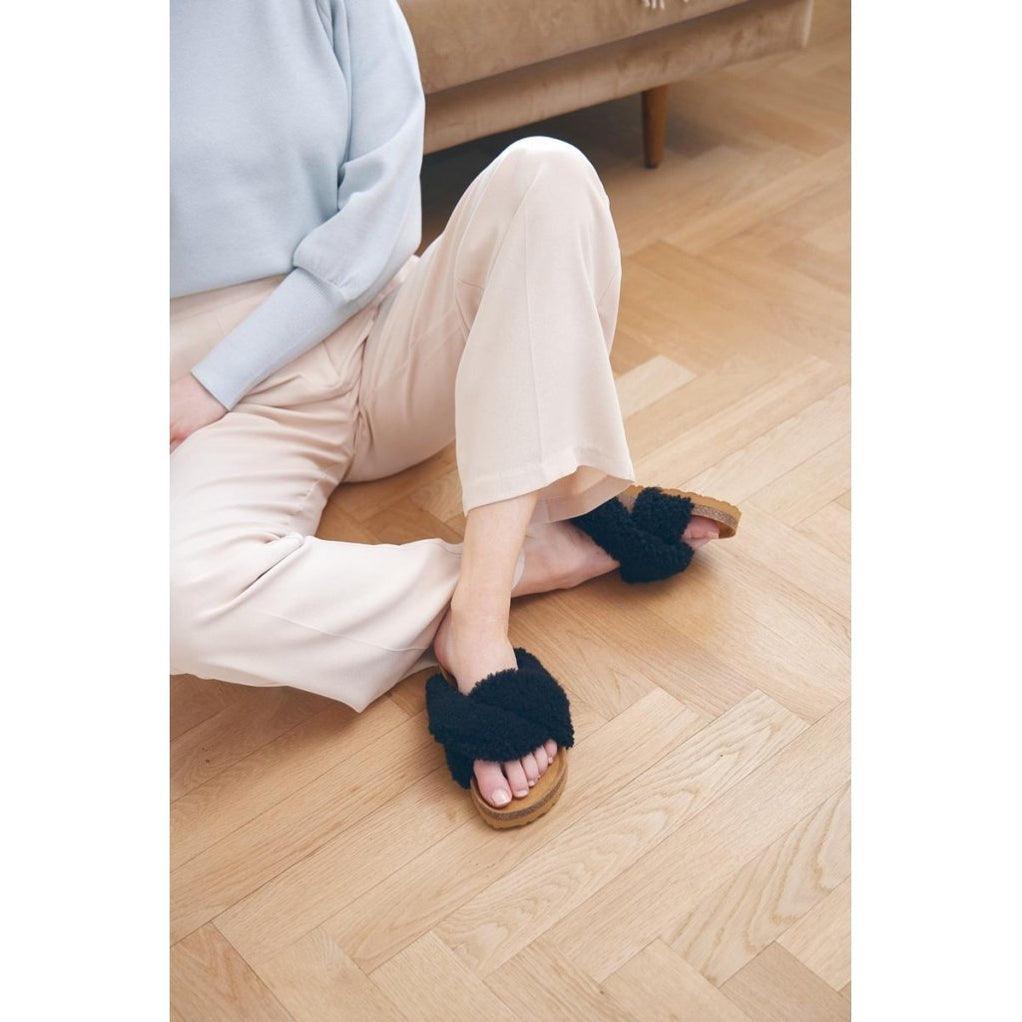 Alles rund um unsere Schuhe und Slippers - Lammfellhaus.de