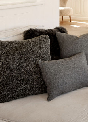 Lammfellkissen | Kurzhaar | Neuseeland | Doppelseitig | 40x40 cm Grafit