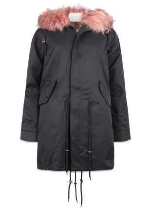 Petra Jacke | Waschbär Schwarz/Kirschblüte