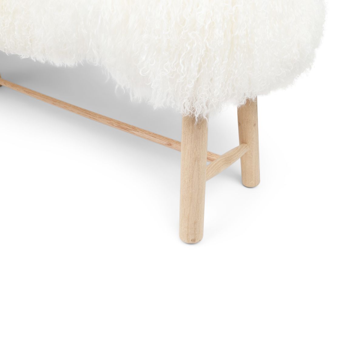 Holzbank mit Lammfell | Tibet | Eichenbeine | 140x35x45 cm Weiß