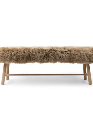 Holzbank mit Lammfell | Langhaar | Neuseeland | Eichbeine | 140x35x45 cm