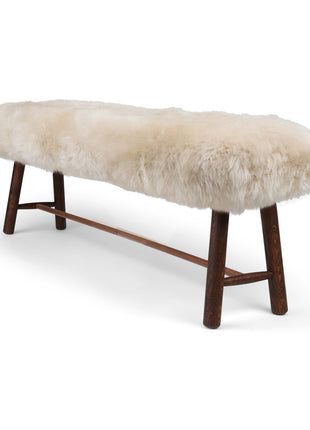 Holzbank mit Lammfell | Langhaar | Neuseeland | Dunkle Eichenbeine | 140x35x45 cm