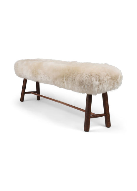 Holzbank mit Lammfell | Langhaar | Neuseeland | Dunkle Eichenbeine | 140x35x45 cm