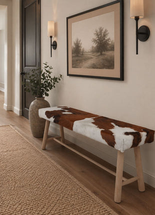 Holzbank mit Kuhfell | Eichenbeine | 140x35x45 cm Schwarz/Weiß