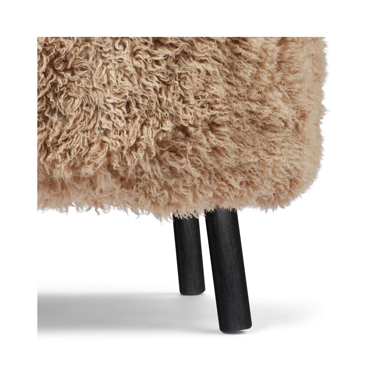 Emil Loungesessel | Premium Lammfell | Langhaar Honig