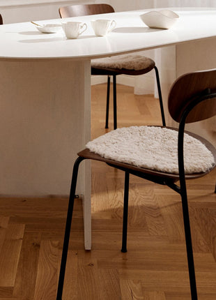 Lammfell Stuhlauflage | Kurzhaar | Neuseeland | D34 cm Mondlicht