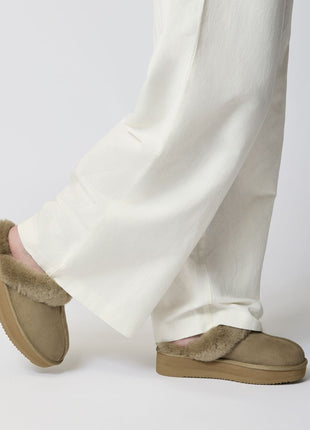 Plateau Slipper | Wildleder, Lammfell Kastanie