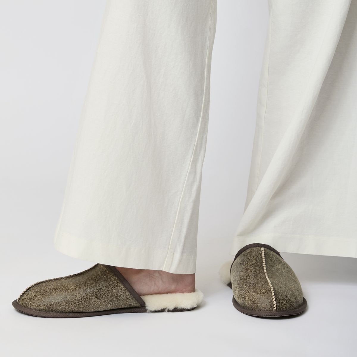 Lammfell Hausschuhe Herren | Pantoffeln | Größe 40-47 Schwarzes Nappa