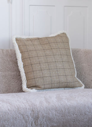 Kariertes Lammfellkissen | Kurzhaar | Neuseeland | 100% Wolle | 52x52 cm Kakao-Dunkelbraun/Taupe