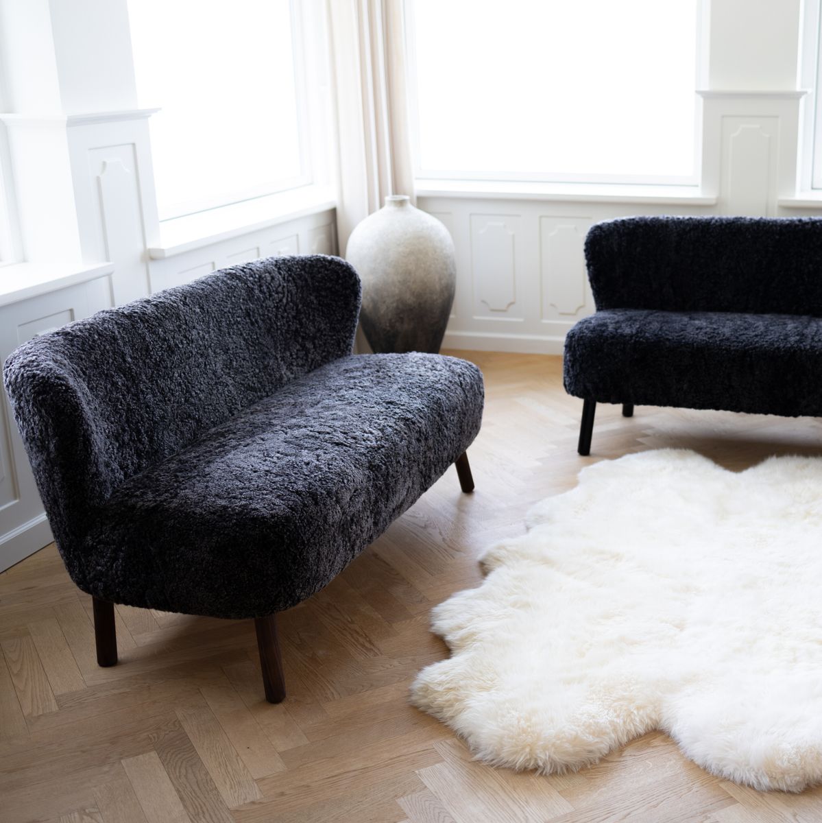 Emanuel Sofa | Zweisitzer | Design Möbel Anthrazit