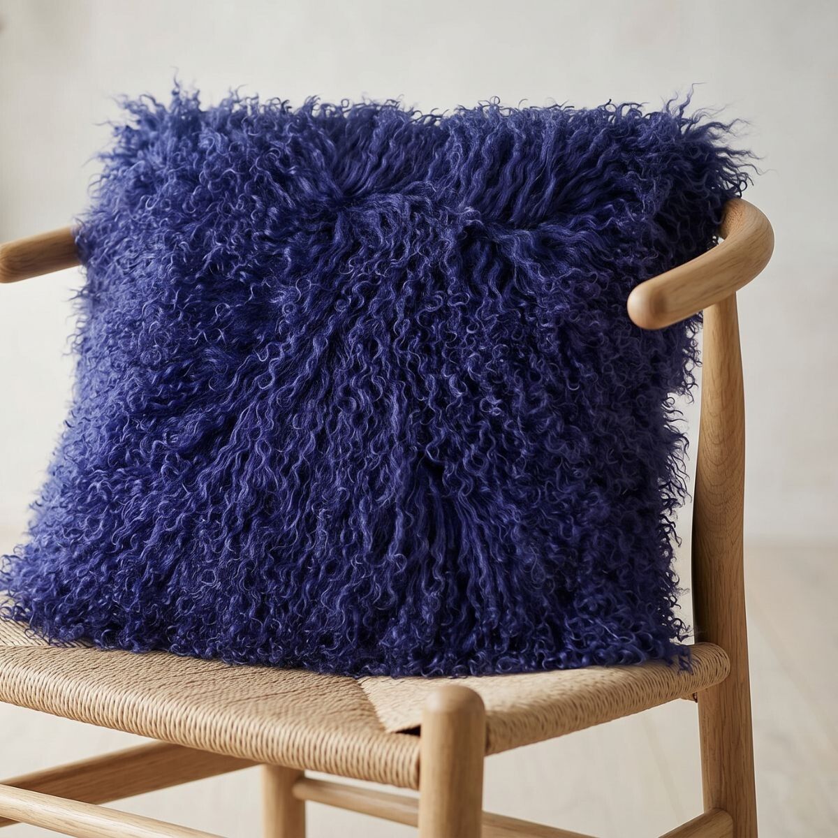 Lammfellkissen | Tibet | 28x56 cm | 40x40 cm Marineblau (Dunkel)