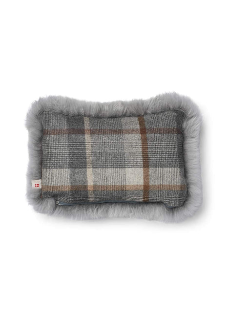 Kariertes Lammfellkissen | Langhaar | Neuseeland | 100% Wolle | 34x52 cm