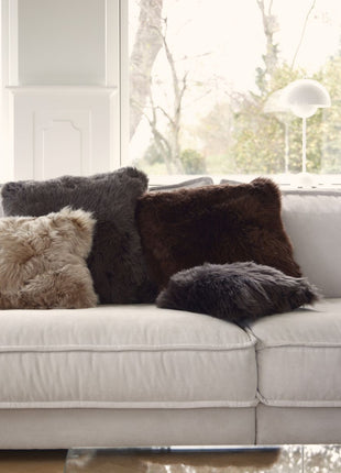 Lammfellkissen Premium | Langhaar | Neuseeland | 50x50 cm Aubergine