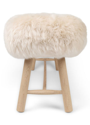 Holzbank mit Lammfell | Langhaar | Neuseeland | Eichenbeine | 140x35x45 cm Leinen