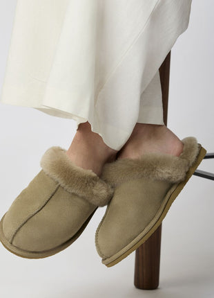 Lammfell Hausschuhe Premium | Pantoffeln | Größe 35-42 Schwarz