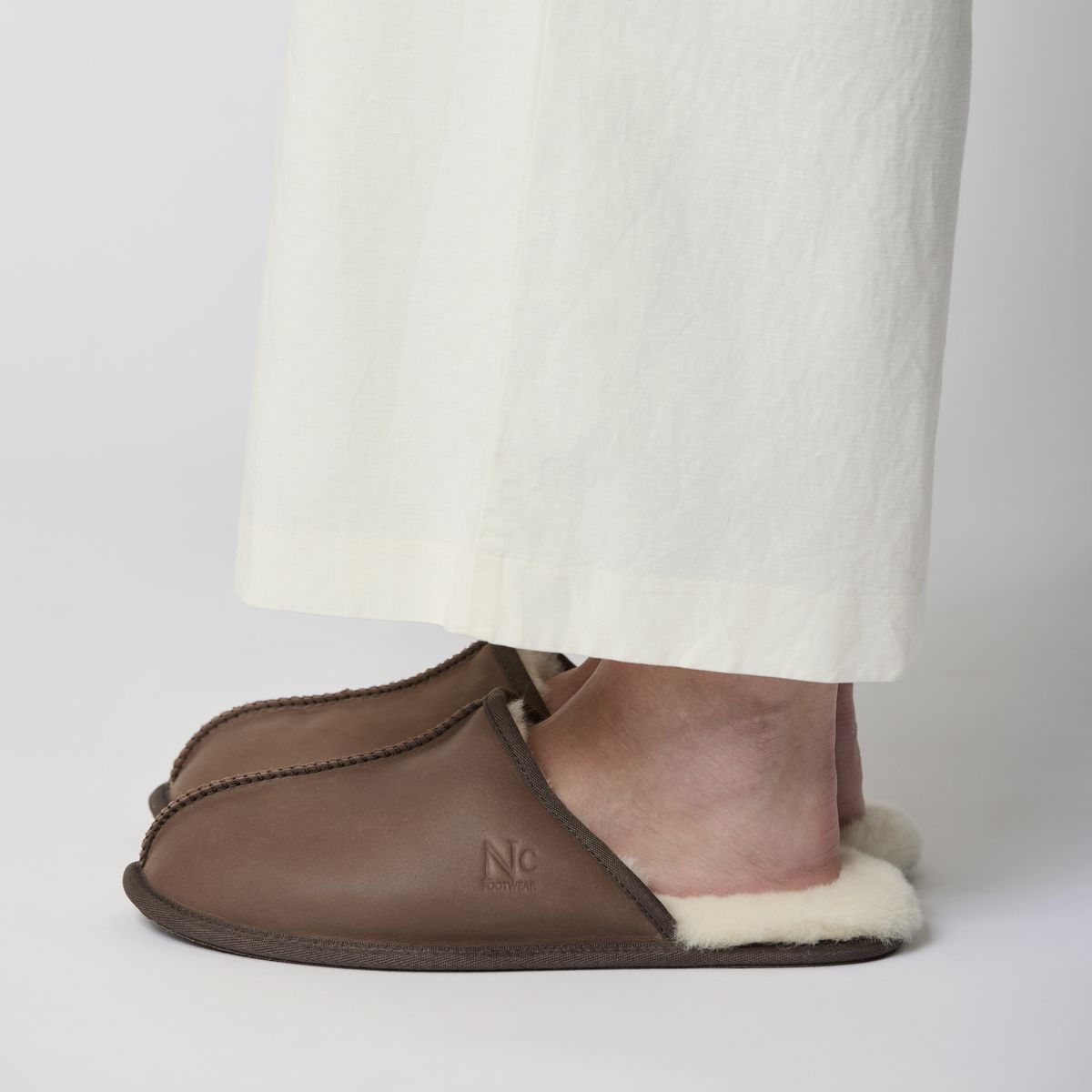 Lammfell Hausschuhe Herren | Pantoffeln | Größe 40-47 Schwarzes Nappa