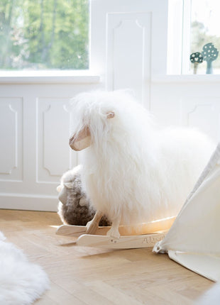 Schaukelschaf | Povl Kjer Design | Gotland | Groß Gotland Naturgrau