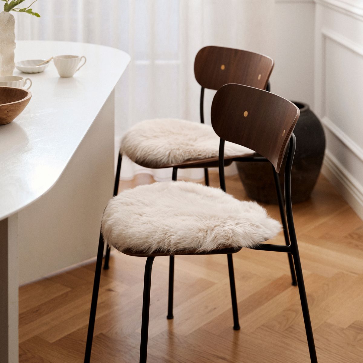 Lammfell Stuhlkissen Premium | Langhaar | Neuseeland | D38 cm Aubergine