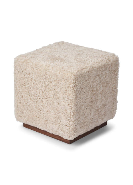 Lammfellhocker Benjamin | Kurzhaar | 46x46x47 cm