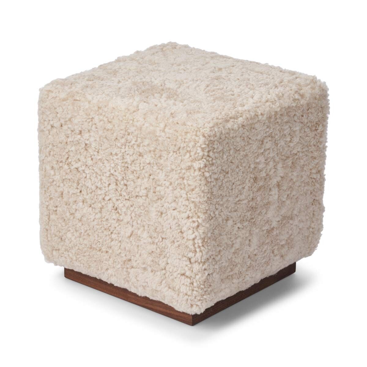 Lammfellhocker Benjamin | Kurzhaar | 46x46x47 cm