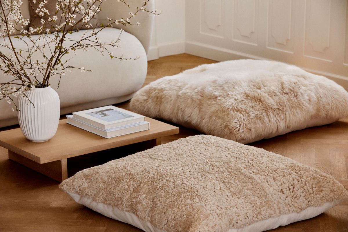 Lammfell Sitzsack | Kurzhaar | Neuseeland | Einseitig | 90x90 cm Anthrazit