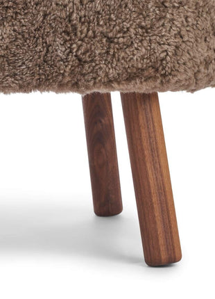 Emil Loungesessel | Premium Lammfell | Kurzhaar Taupe