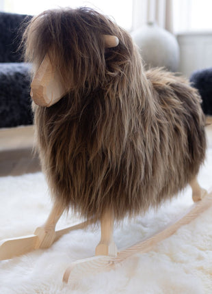 Schaukelschaf | Povl Kjer Design | Gotland | Groß Gotland Naturgrau