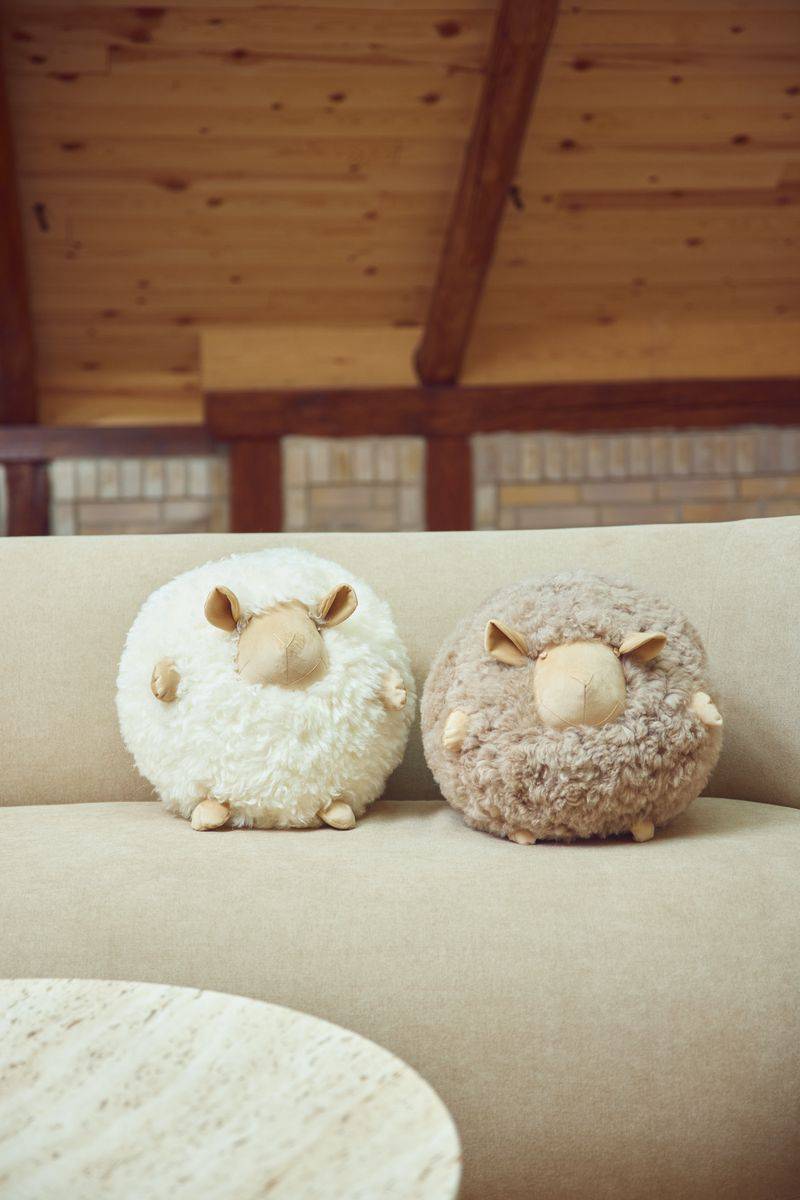 Cute Sheep | Kurzhaar | Neuseeland | Rundes Fellkissen - Lammfellhaus.de