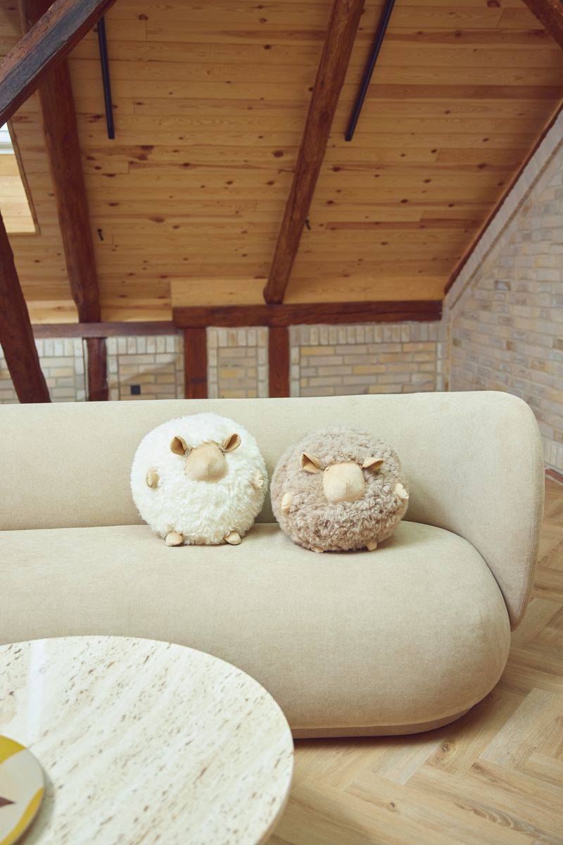 Cute Sheep | Kurzhaar | Neuseeland | Rundes Fellkissen - Lammfellhaus.de